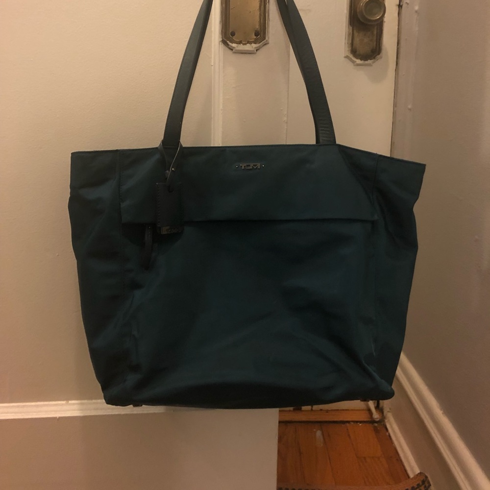 Tumi tote
